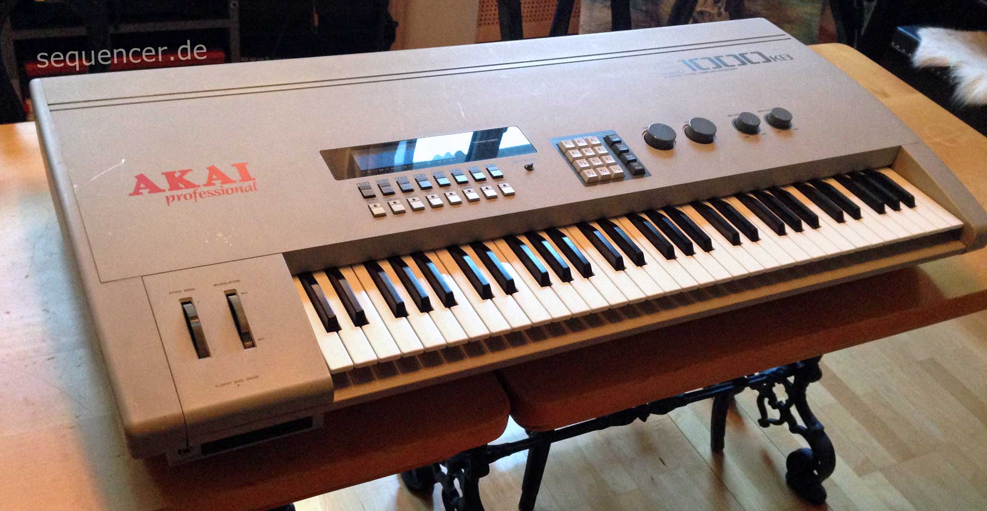 akai synthesizer